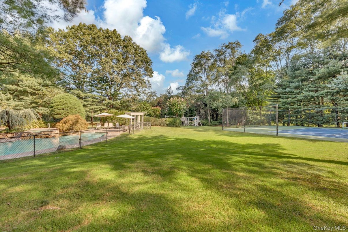 Exterior, Tennis Courts