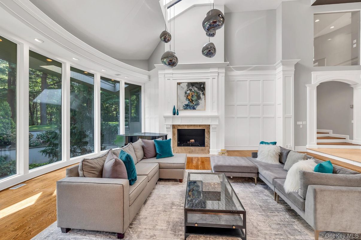 Fireplace, Interior, Living room, Pendant Lights, Recessed Lighting, Wood Texture Flooring