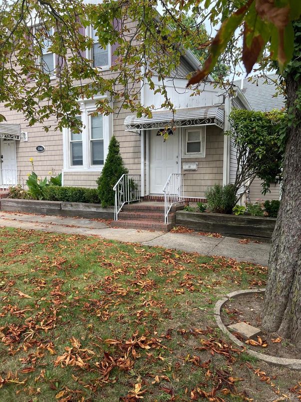 Exterior, Facade, None