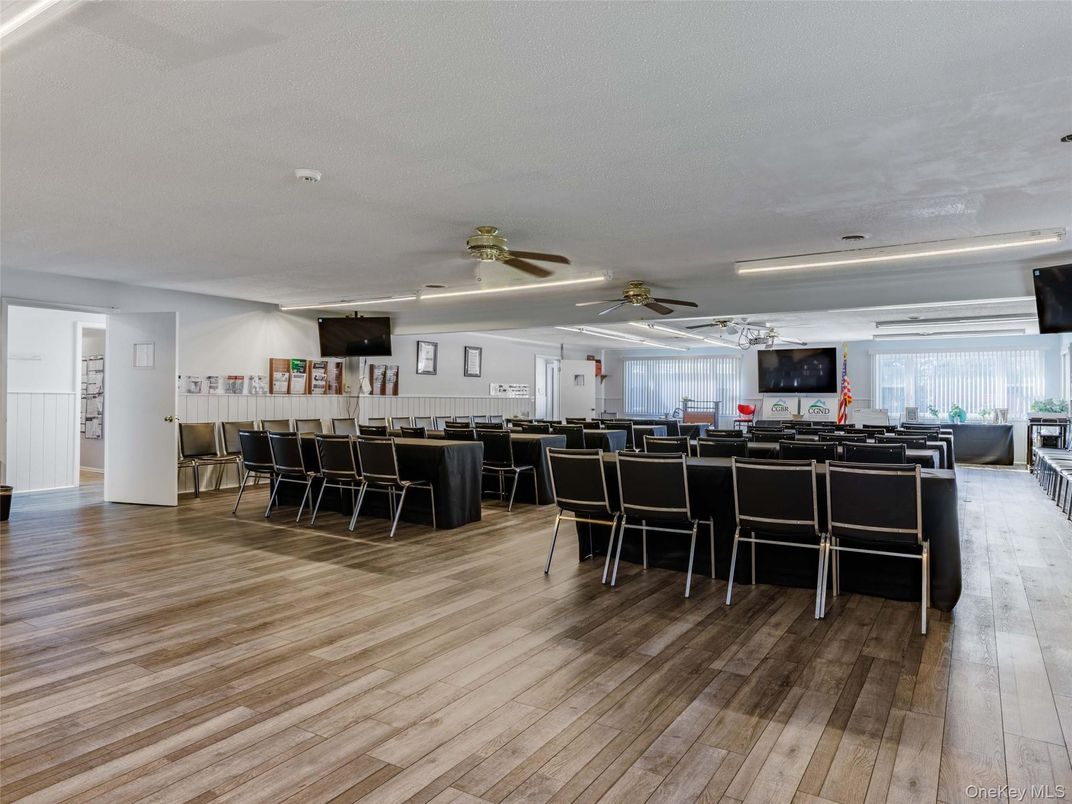 Dining room, Interior, Kitchen, Recessed Lighting, Wood Texture Flooring