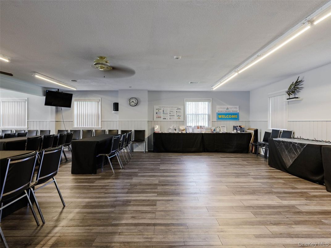 Dining room, Interior, Living room, Recessed Lighting, Wood Texture Flooring