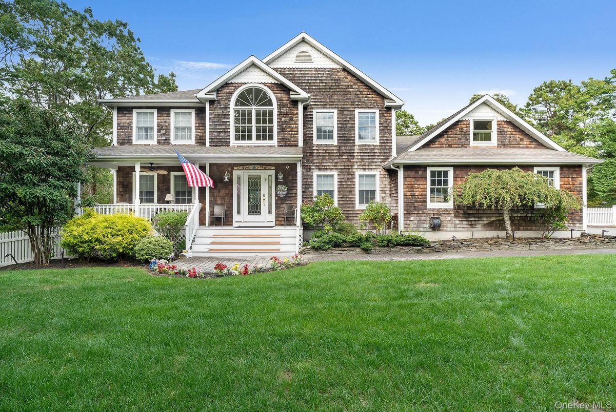 Exterior, Facade, Brick Facade, Brick Traditional