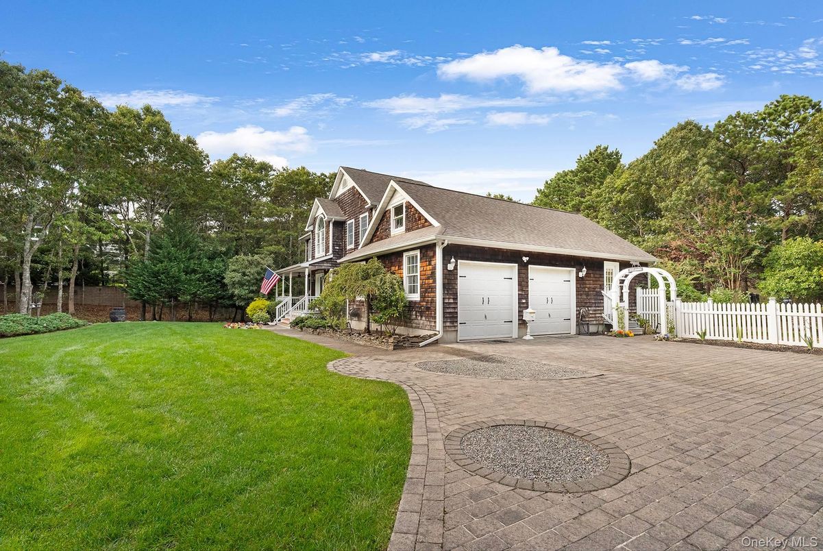 Backyard, Exterior, Facade, Brick Facade, Cape Cod