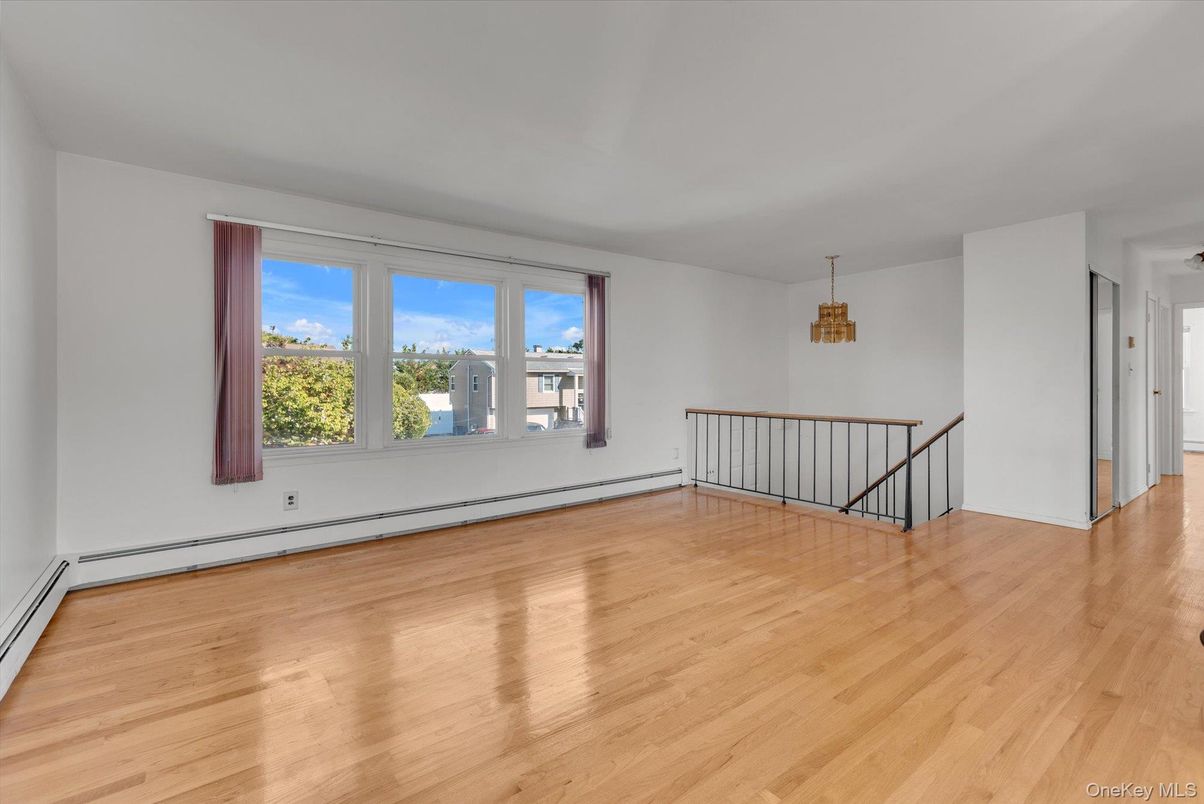 Empty room, Interior, Pendant Lights, Wood Texture Flooring