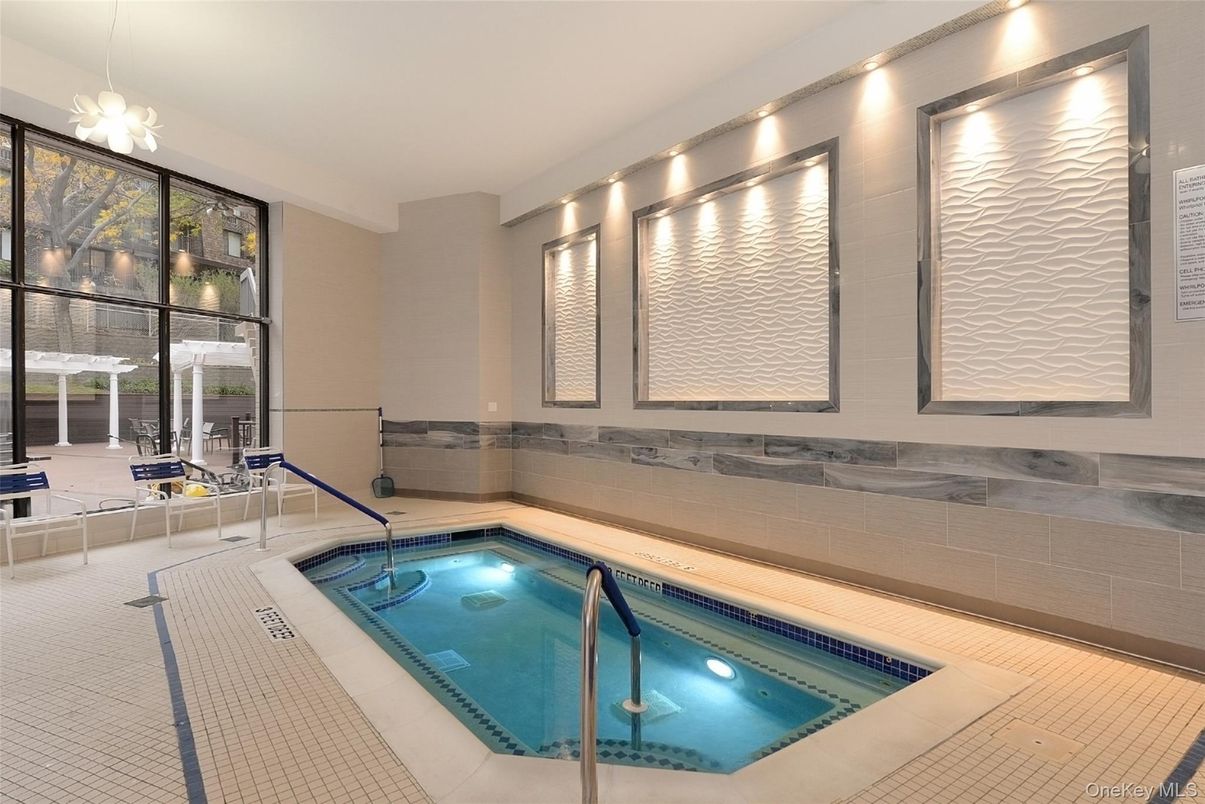 Interior, Pendant Lights, Pool