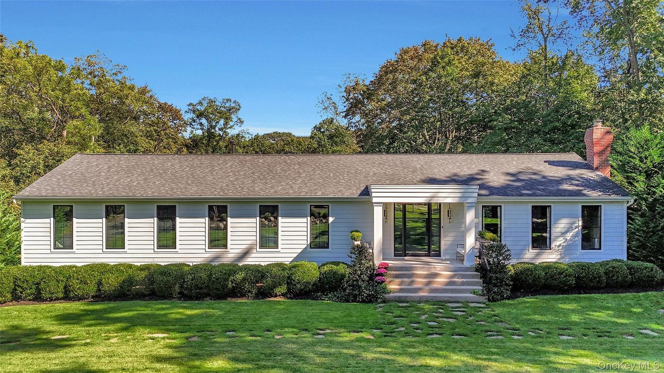 Exterior, Facade, Cape Cod