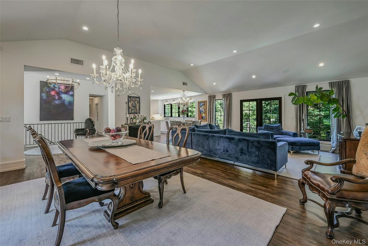 Chandelier, Dining room, Interior, Living room, Recessed Lighting, Wood Texture Flooring