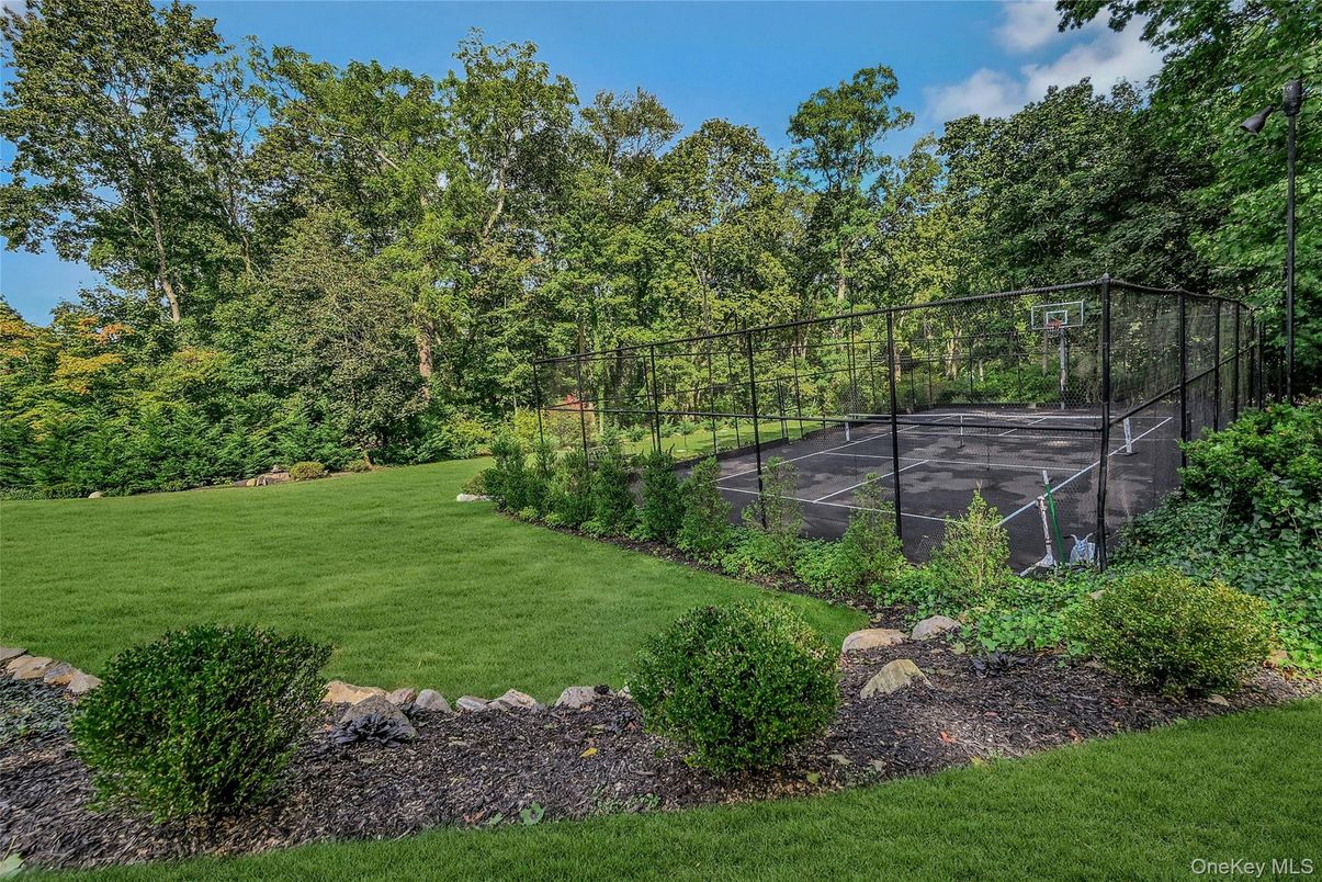 Exterior, Tennis Courts