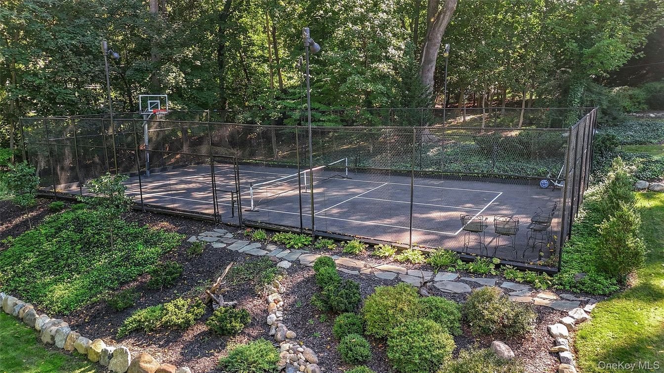 Exterior, Tennis Courts