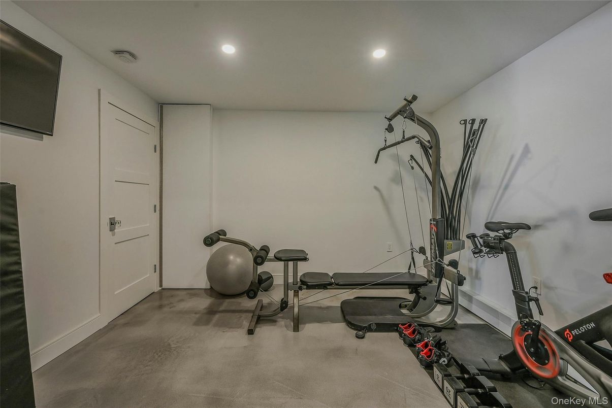 Fitness Equipment, Interior, Recessed Lighting