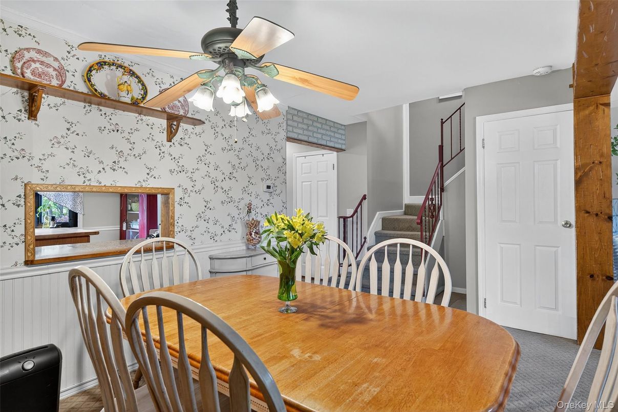 Dining room, Interior