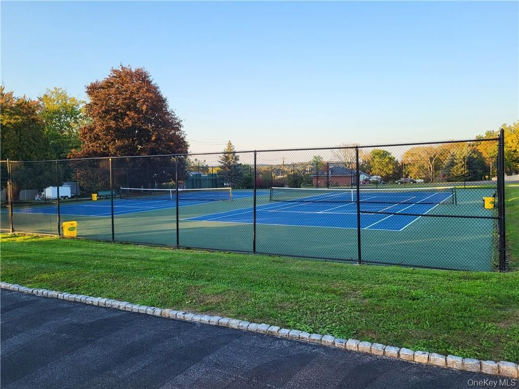 Exterior, Tennis Courts