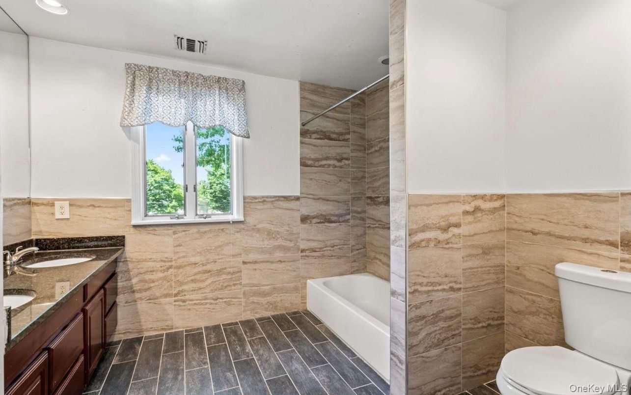 Bathroom, Interior, Recessed Lighting, Wood Texture Flooring