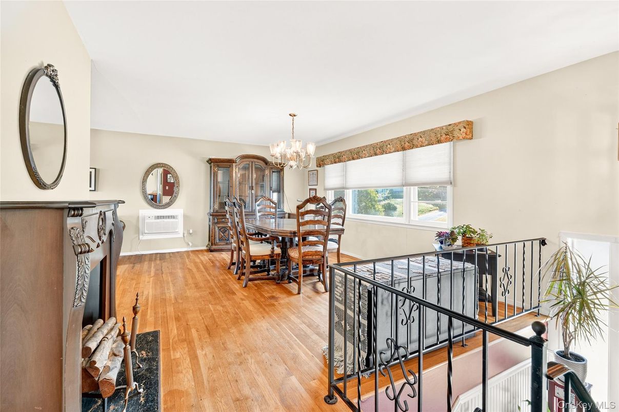 Chandelier, Dining room, Fireplace, Interior, Wood Texture Flooring
