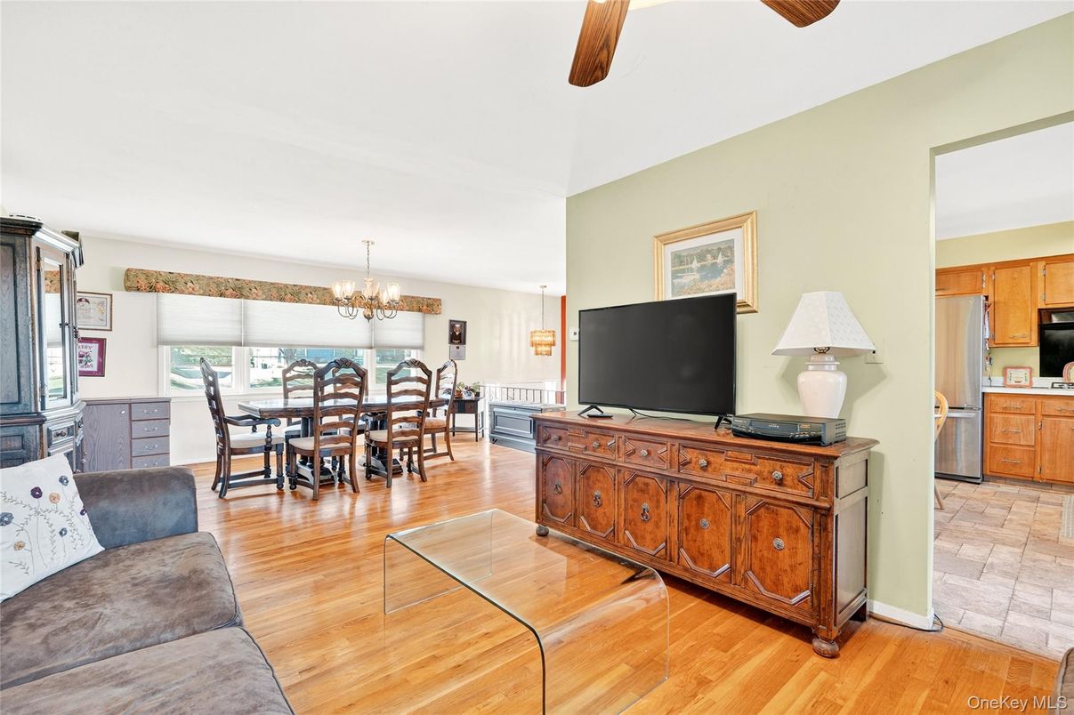 Chandelier, Dining room, Interior, Kitchen, Living room, Wood Texture Flooring