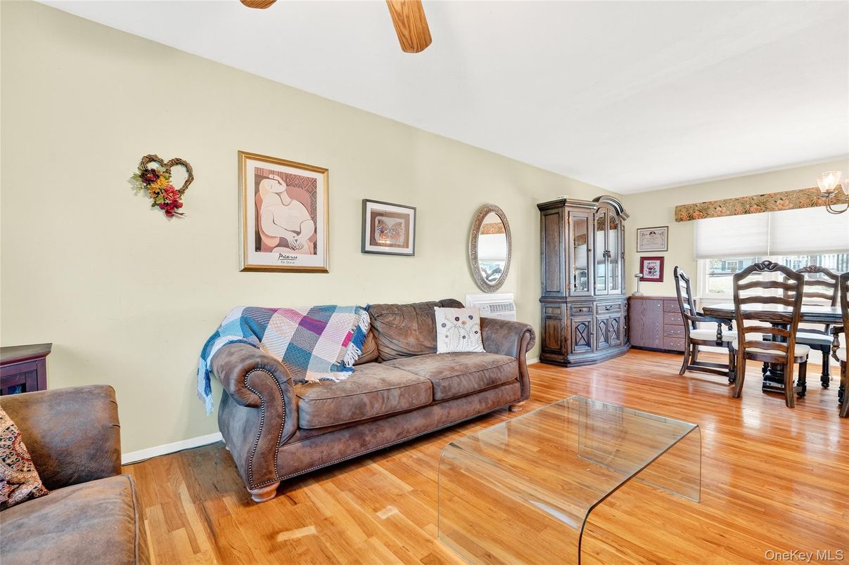 Chandelier, Dining room, Interior, Living room, Wood Texture Flooring