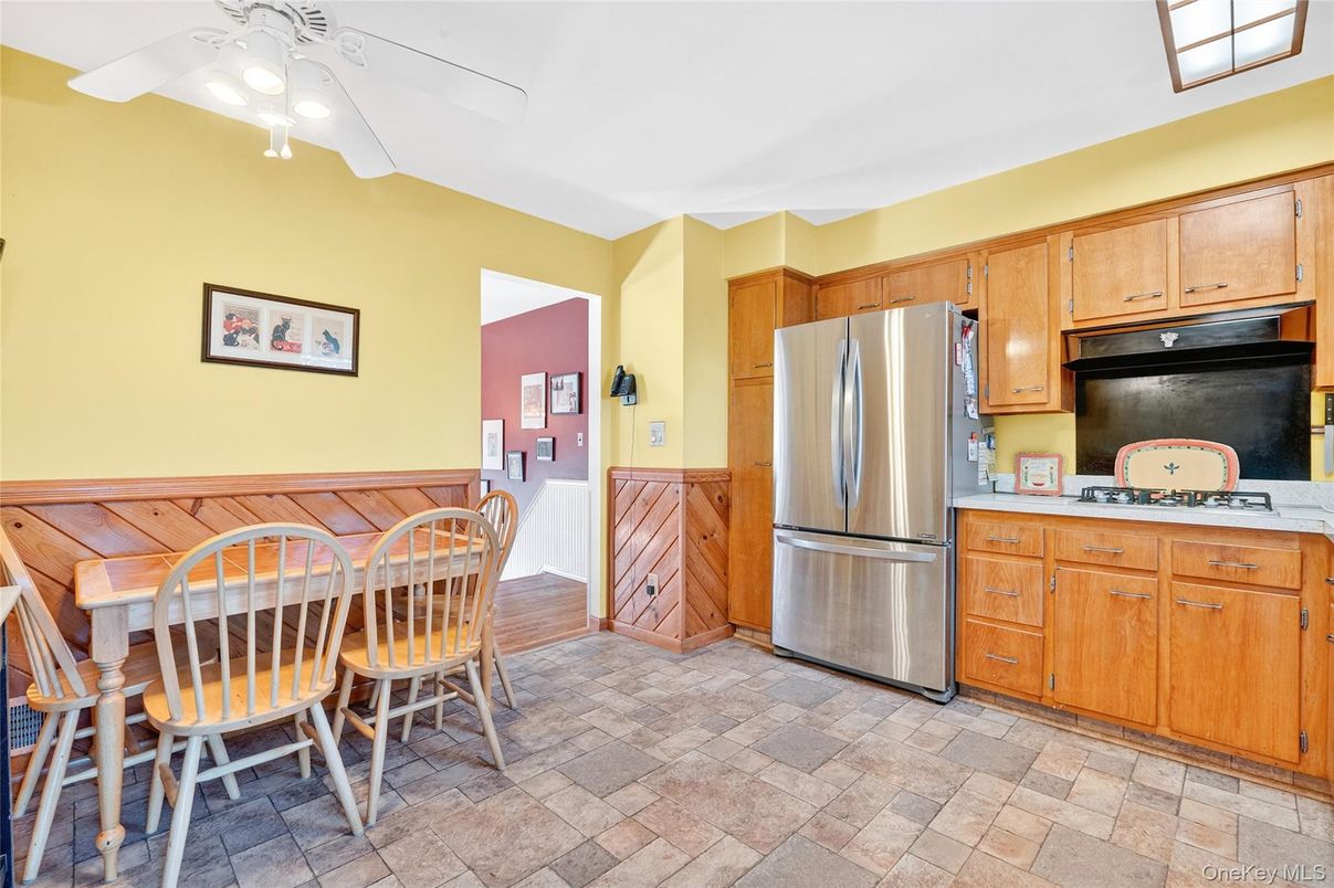 Dining room, Interior, Kitchen, Stainless Steel Appliances