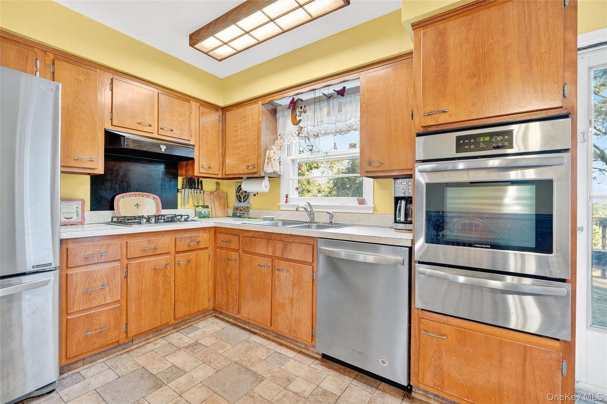 Interior, Kitchen, Stainless Steel Appliances
