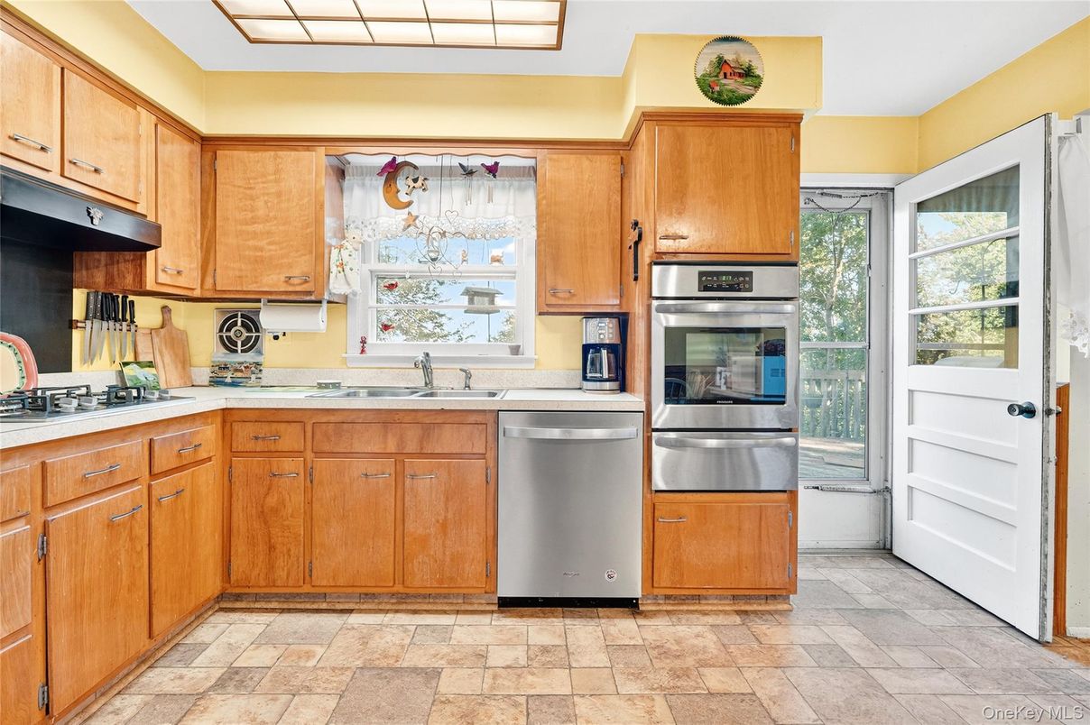 Interior, Kitchen, Stainless Steel Appliances