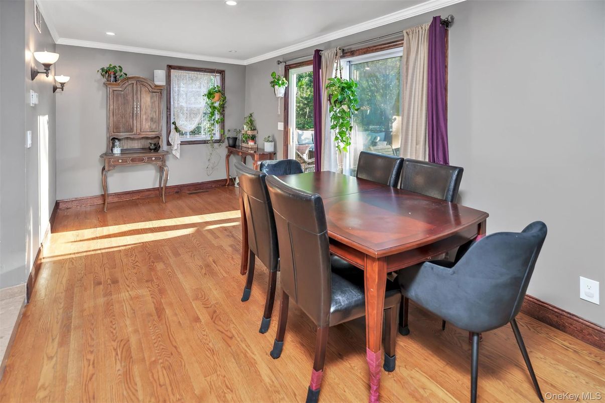 Dining room, Interior, Recessed Lighting, Wood Texture Flooring