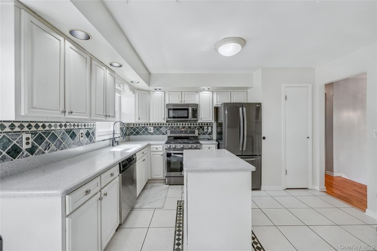 Interior, Kitchen, Stainless Steel Appliances
