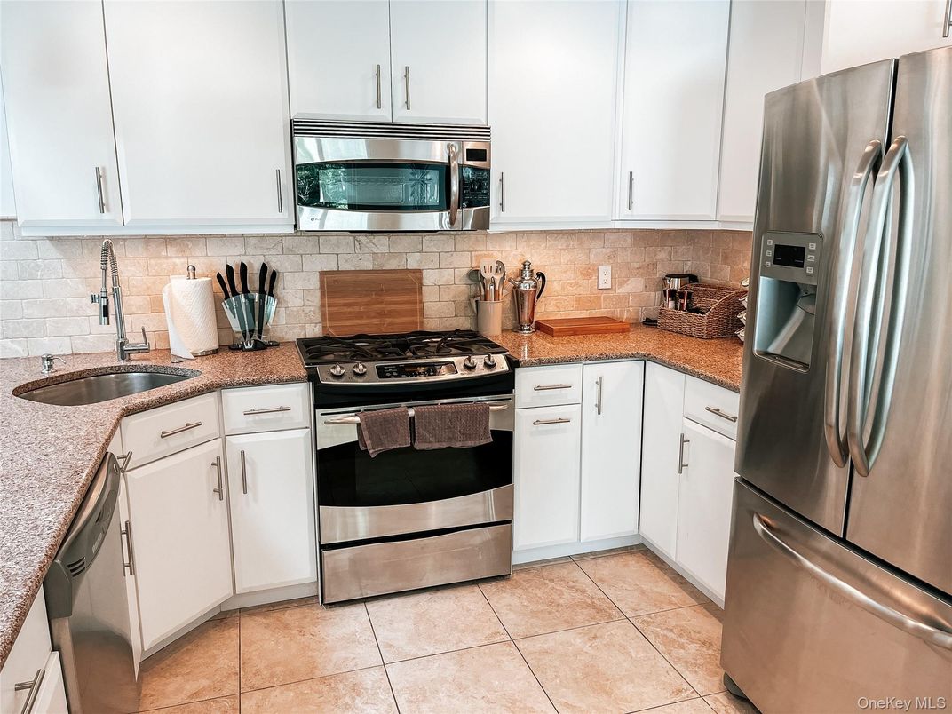 Interior, Kitchen, Stainless Steel Appliances