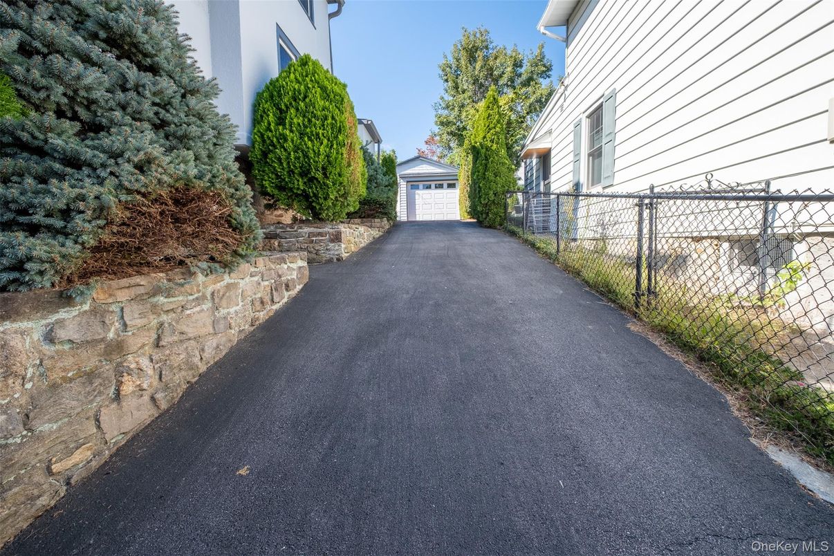 Detached Garage, Exterior