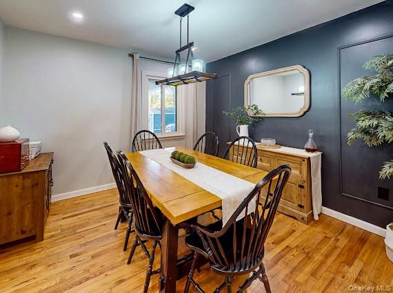 Dining room, Interior, Pendant Lights, Recessed Lighting, Water, Wood Texture Flooring