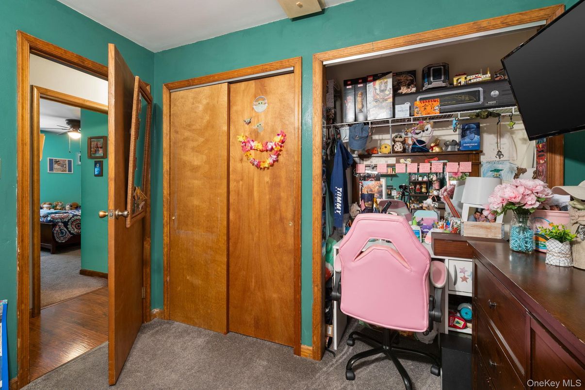 Home Office, Interior