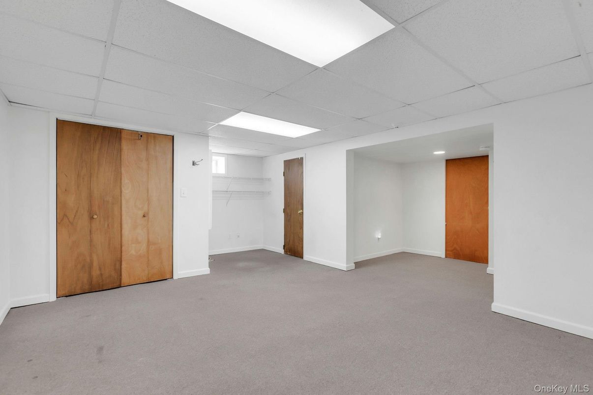Empty room, Interior, Recessed Lighting