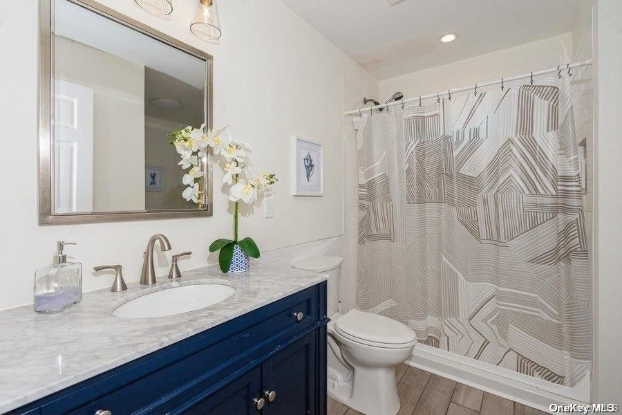 Bathroom, Interior, Recessed Lighting, Wood Texture Flooring