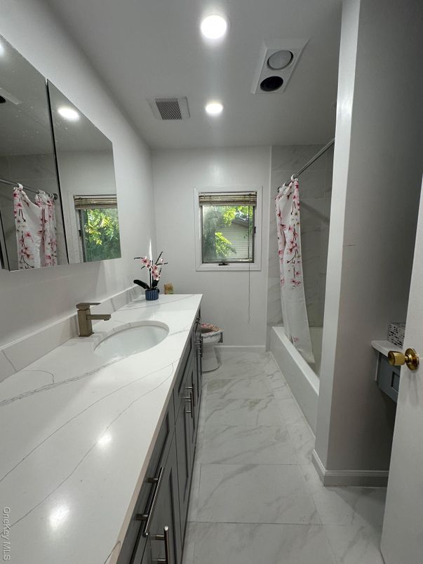 Bathroom, Dual Sink Vanities, Interior, Marble, Recessed Lighting