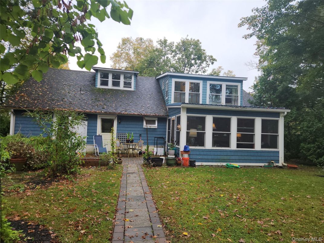 Exterior, Facade, American Foursquare