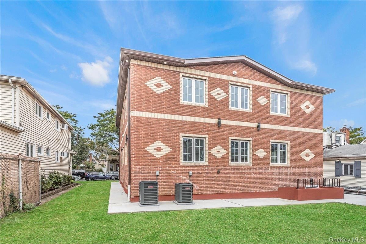 Backyard, Exterior, Facade, Brick Facade, Georgian