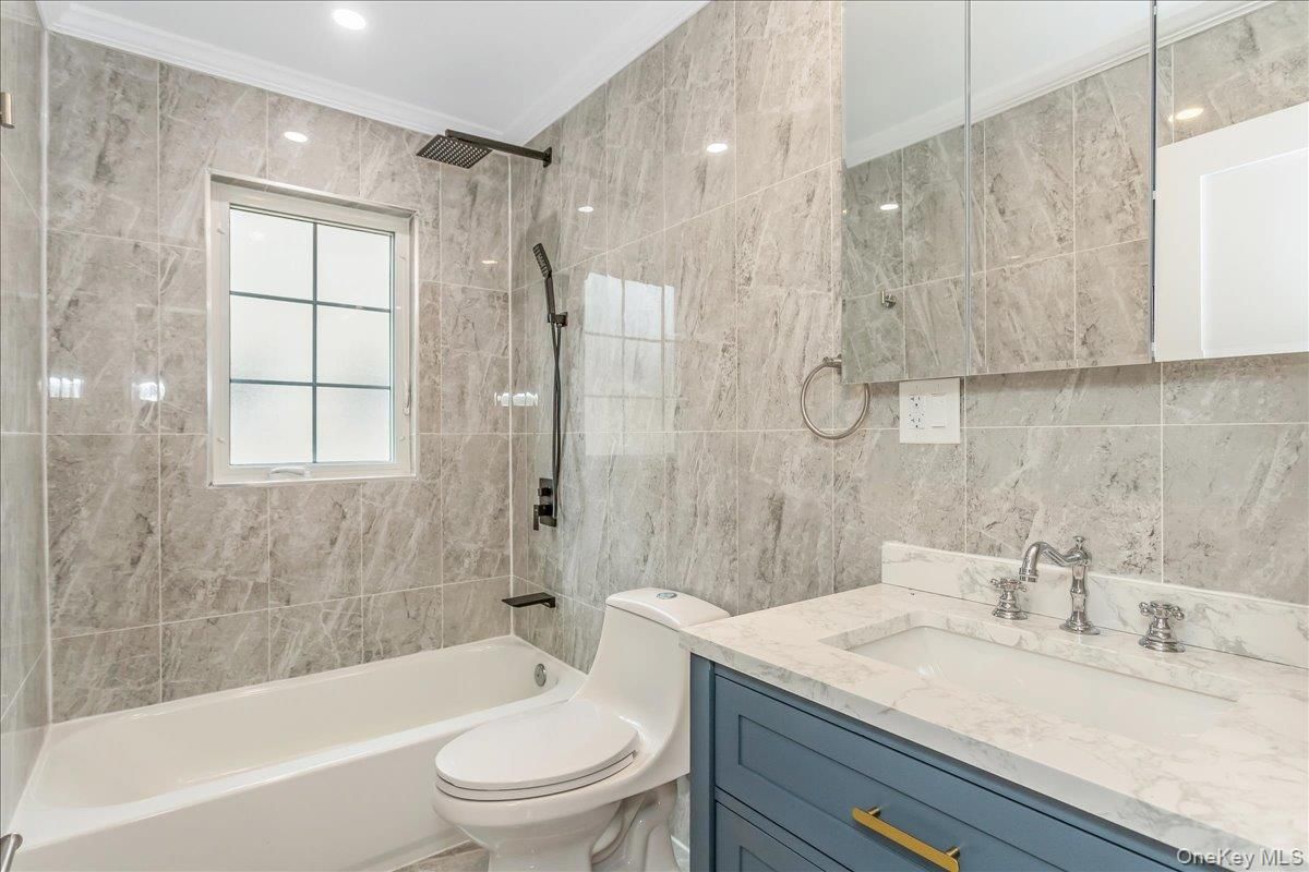 Bathroom, Interior, Marble Walls, Recessed Lighting