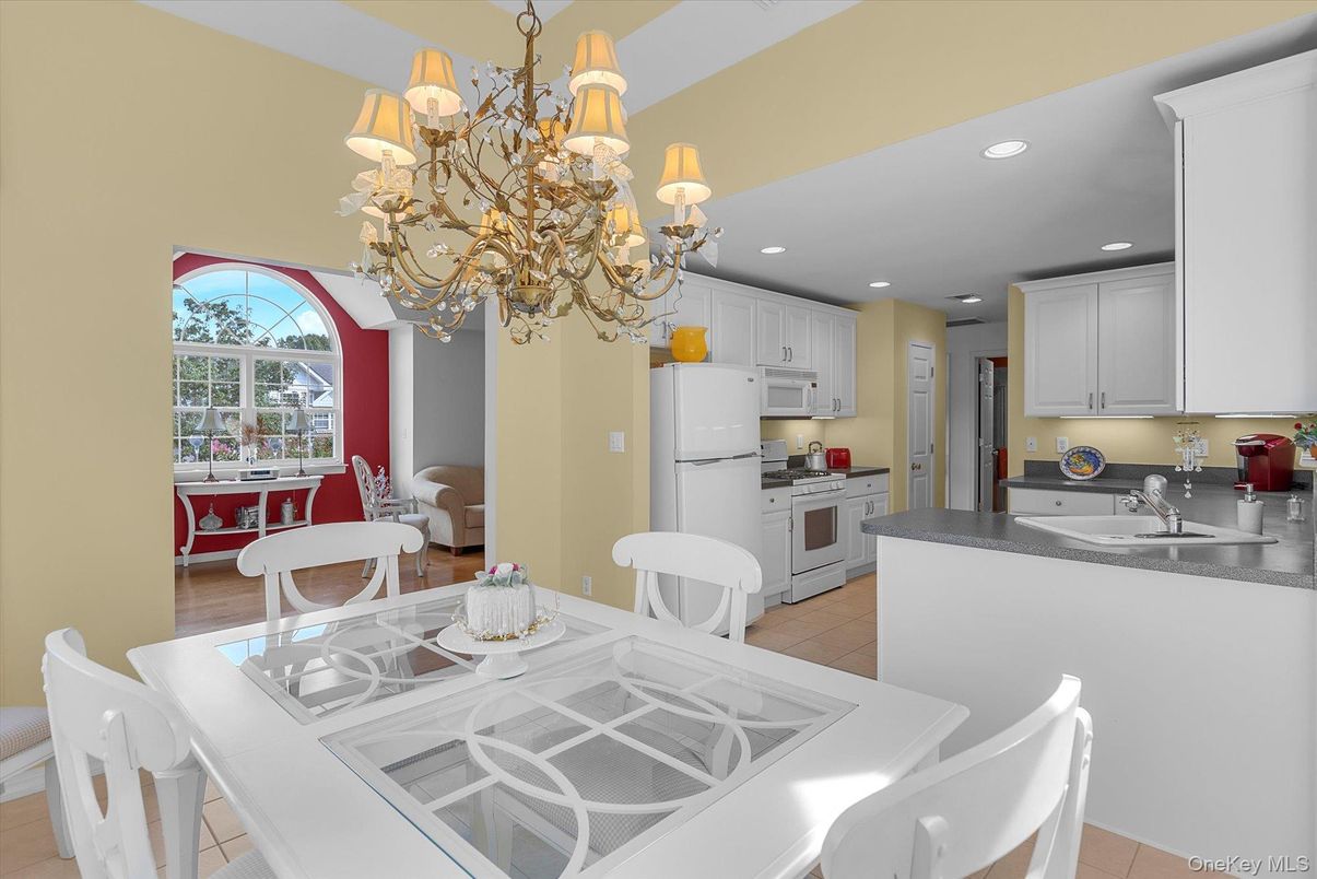 Chandelier, Dining room, Interior, Kitchen, Recessed Lighting