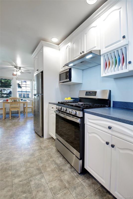 Dining room, Interior, Kitchen, Recessed Lighting, Stainless Steel Appliances
