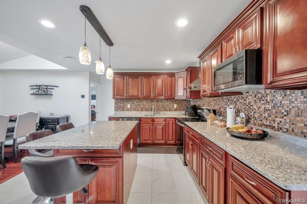 Dining room, Interior, Kitchen, Marble, Pendant Lights, Recessed Lighting