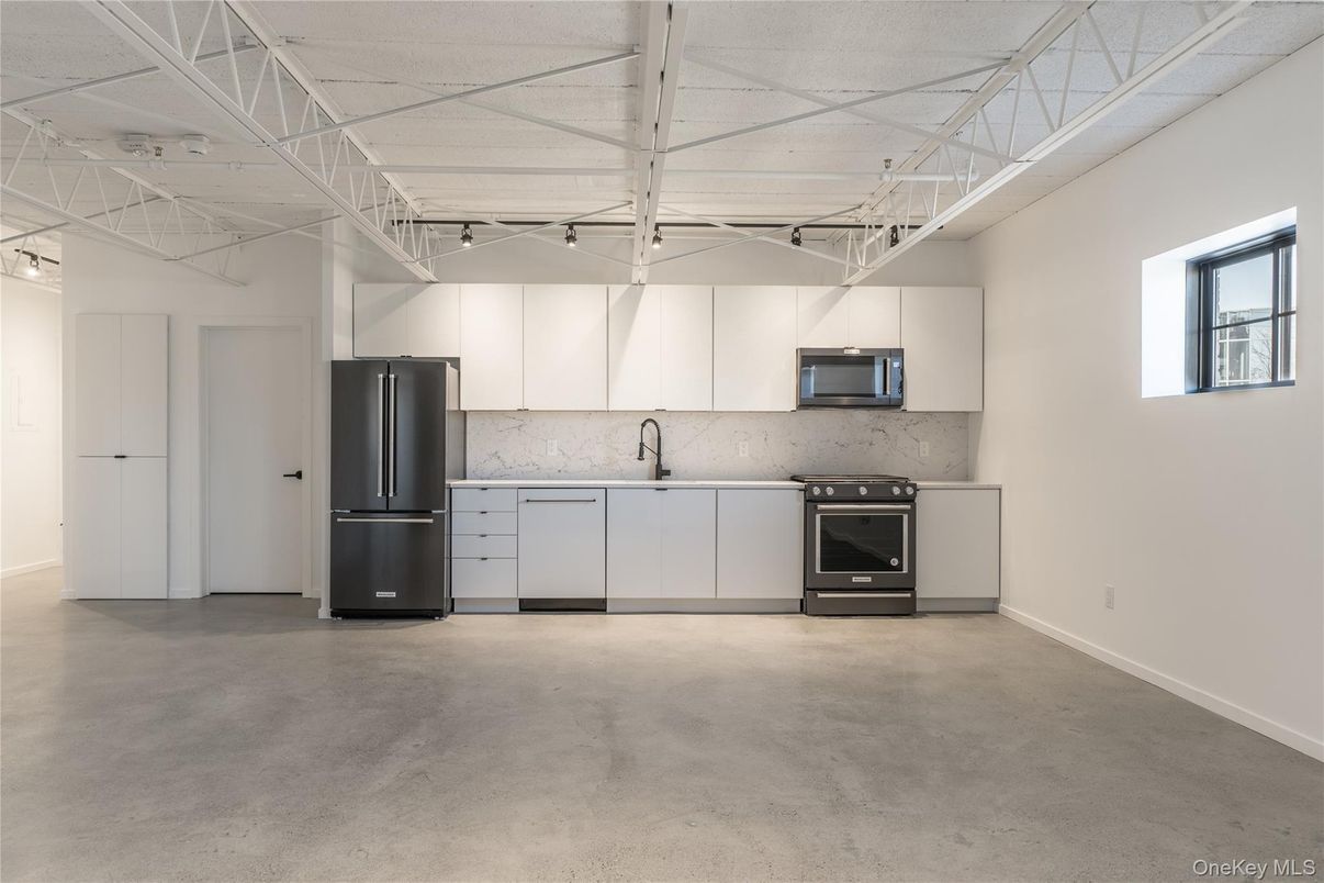 Interior, Kitchen, Stainless Steel Appliances