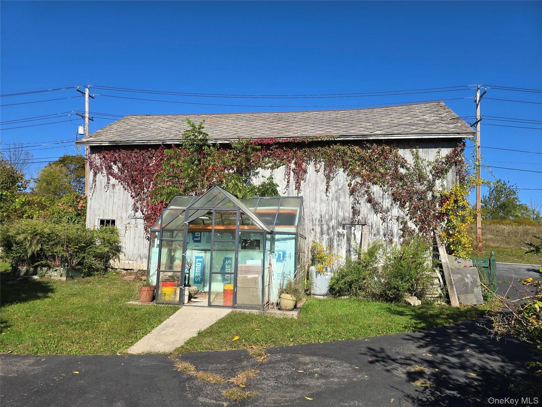 Exterior, Facade, None