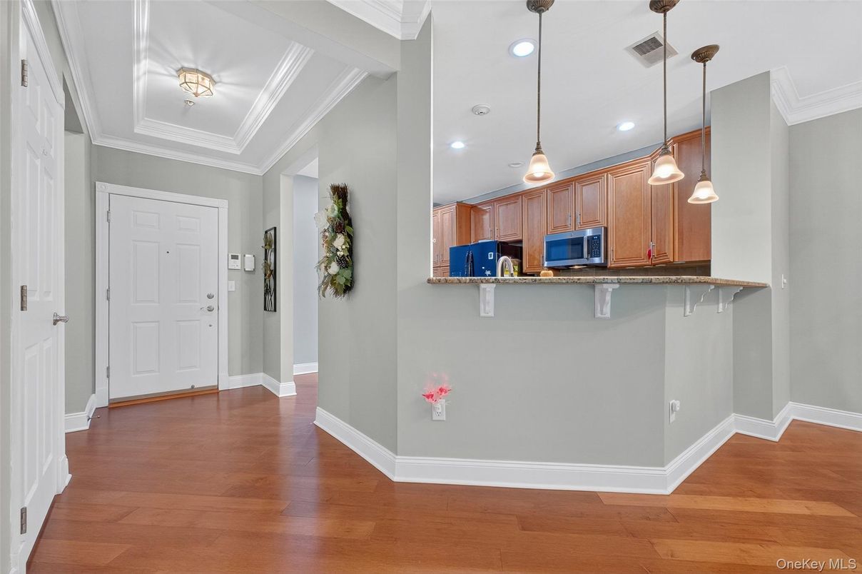 Interior, Kitchen, Pendant Lights, Recessed Lighting, Wood Texture Flooring