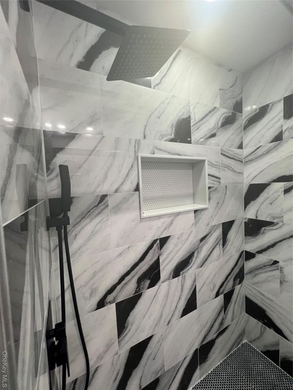 Bathroom, Interior, Marble Walls, Recessed Lighting
