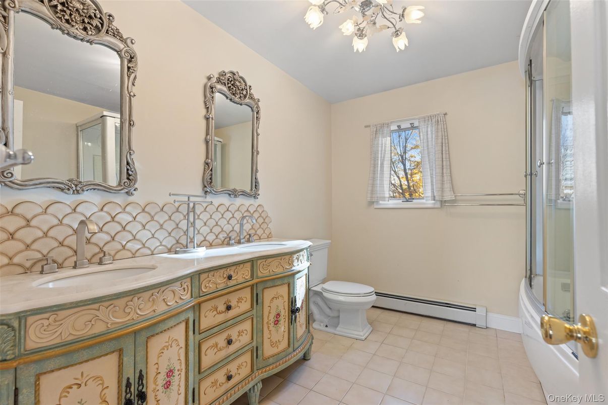 Bathroom, Dual Sink Vanities, Interior