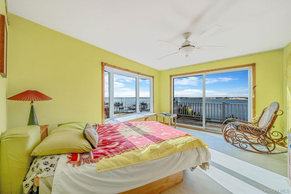 Bedroom, Interior, Water