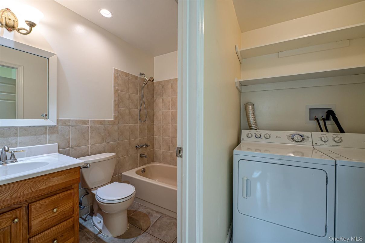 Bathroom, Interior, Recessed Lighting, Washer
