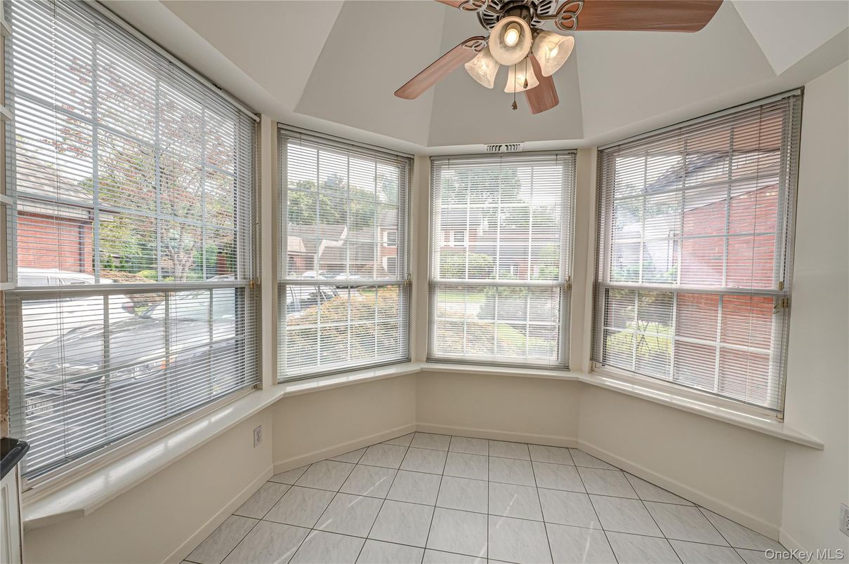Empty room, Interior, Sun Room