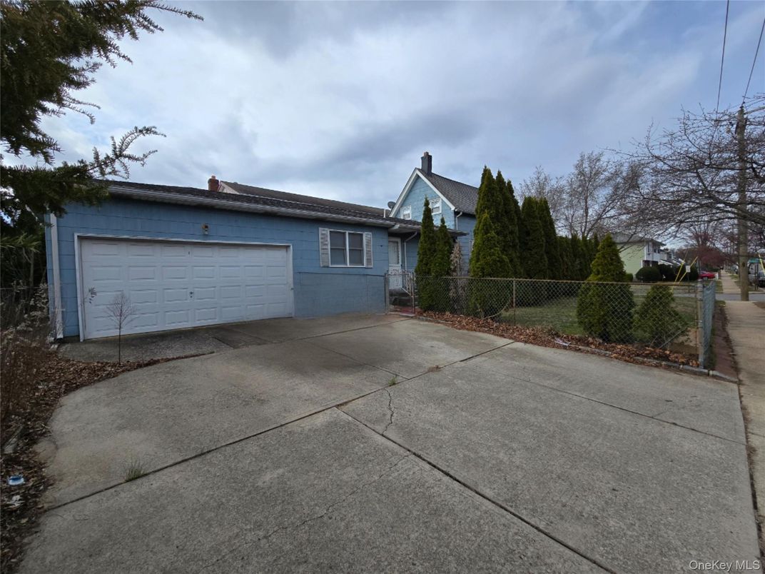Detached Garage, Exterior