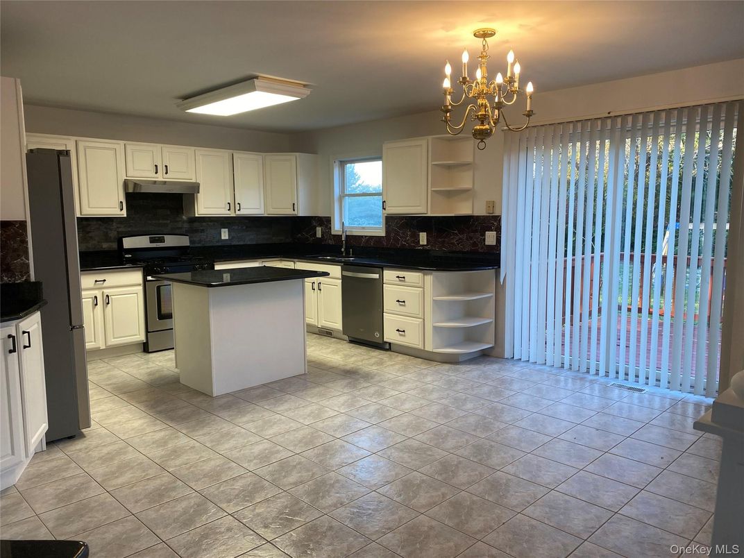 Chandelier, Interior, Kitchen