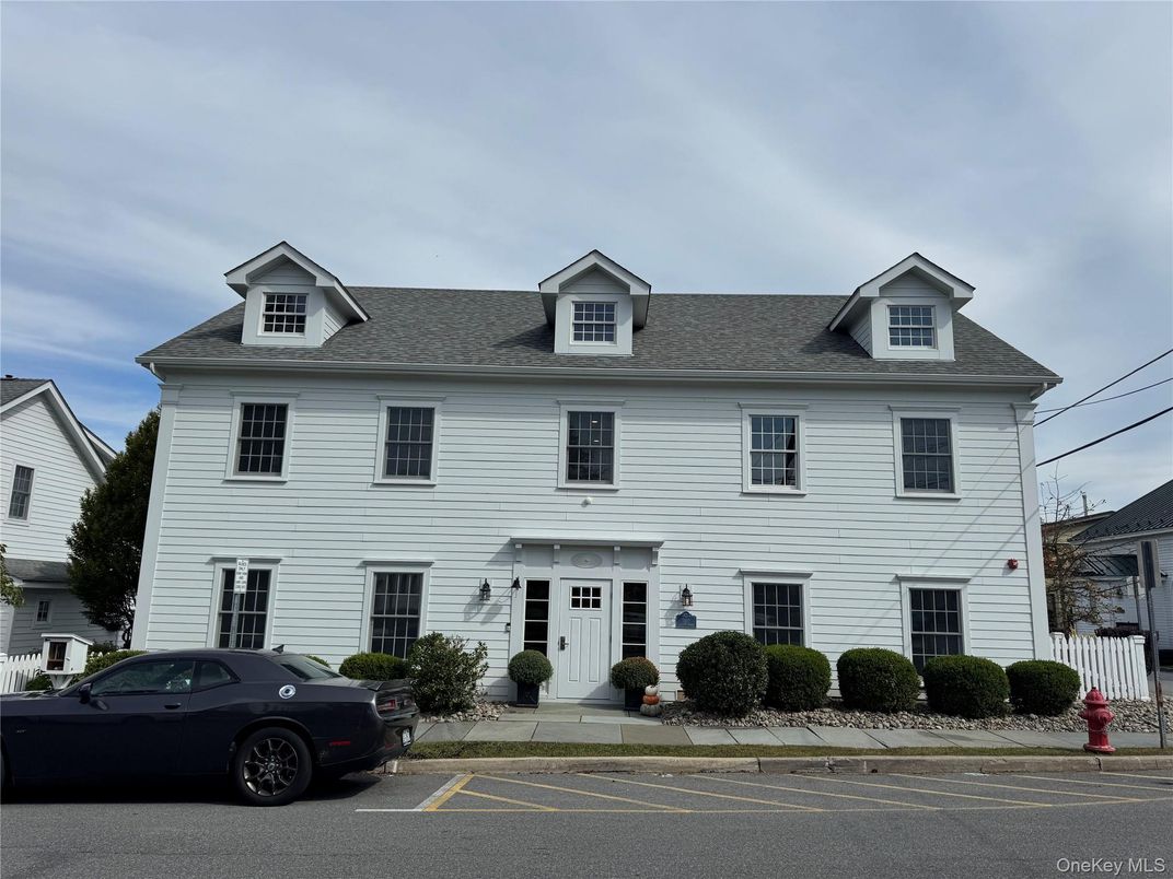 Exterior, Facade, Georgian