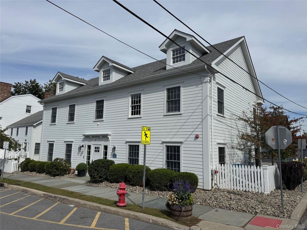 Exterior, Facade, Georgian